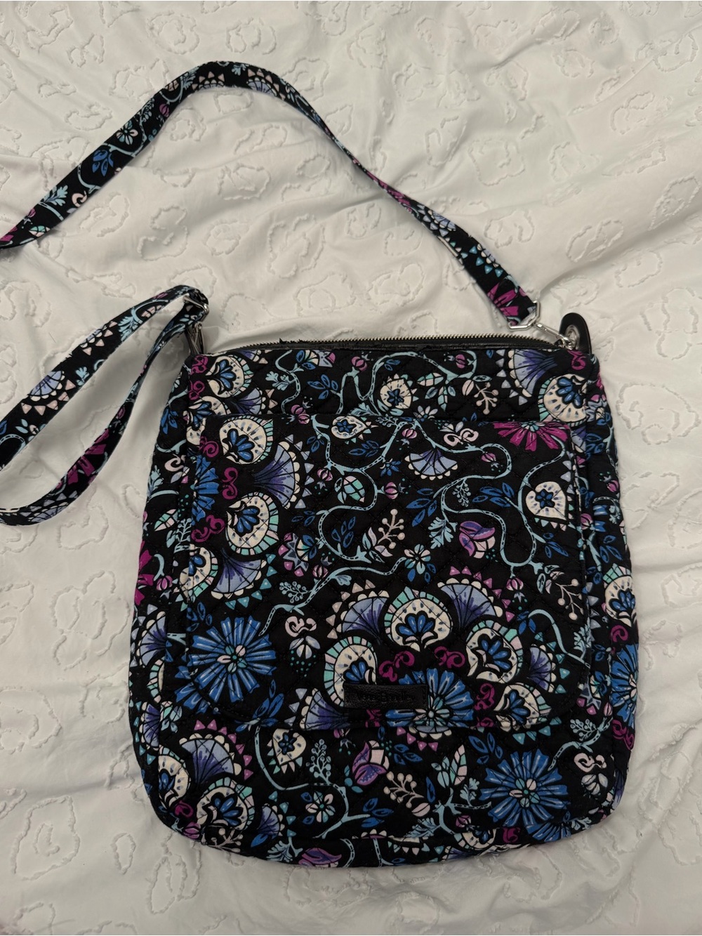 Vera Bradley bramble pattern Black Floral Quilted Crossbody
